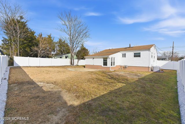 23 Bucknell Drive, Toms River, NJ 08757