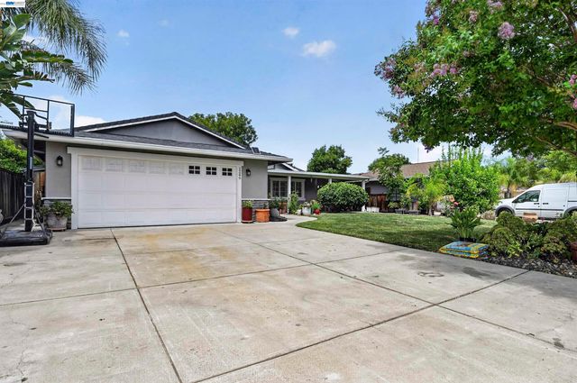 1249 Duffy Way, Brentwood, CA 94513