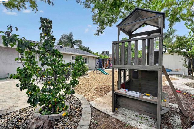 1249 Duffy Way, Brentwood, CA 94513