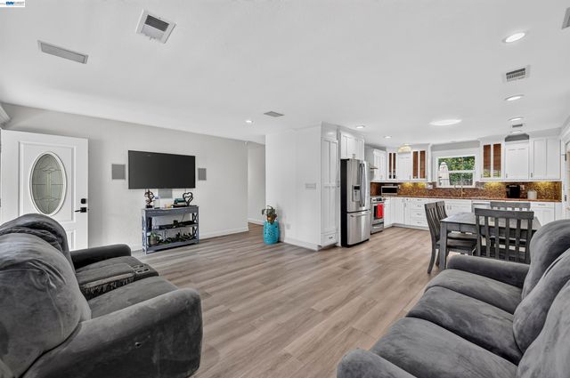 1249 Duffy Way, Brentwood, CA 94513