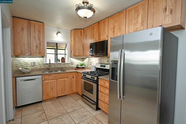 1035 Palm Ave, Martinez, CA 94553