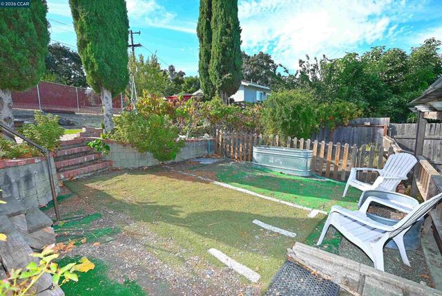 1035 Palm Ave, Martinez, CA 94553