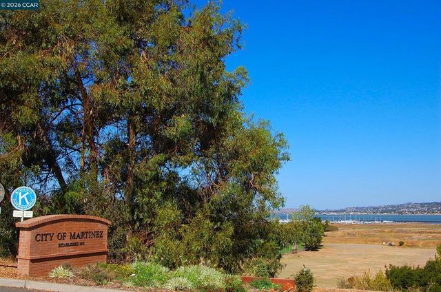 1035 Palm Ave, Martinez, CA 94553