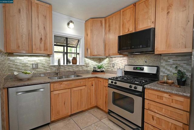 1035 Palm Ave, Martinez, CA 94553