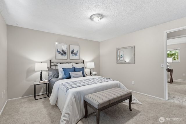 5620 Halls Lake Way, Lynnwood, WA 98036