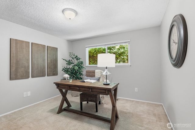 5620 Halls Lake Way, Lynnwood, WA 98036