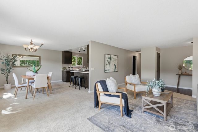 5620 Halls Lake Way, Lynnwood, WA 98036