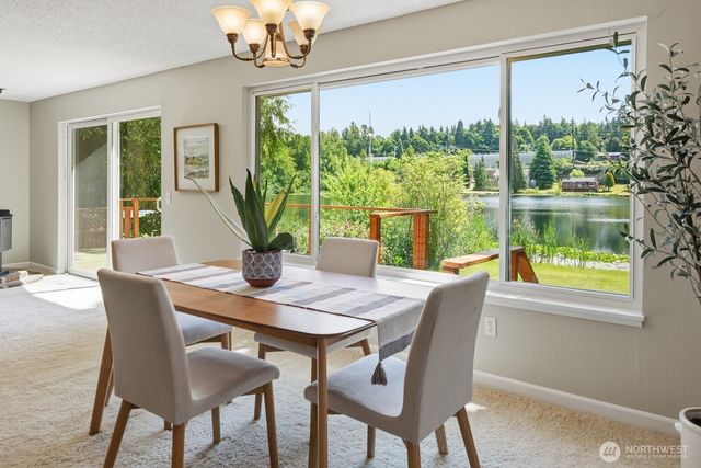 5620 Halls Lake Way, Lynnwood, WA 98036