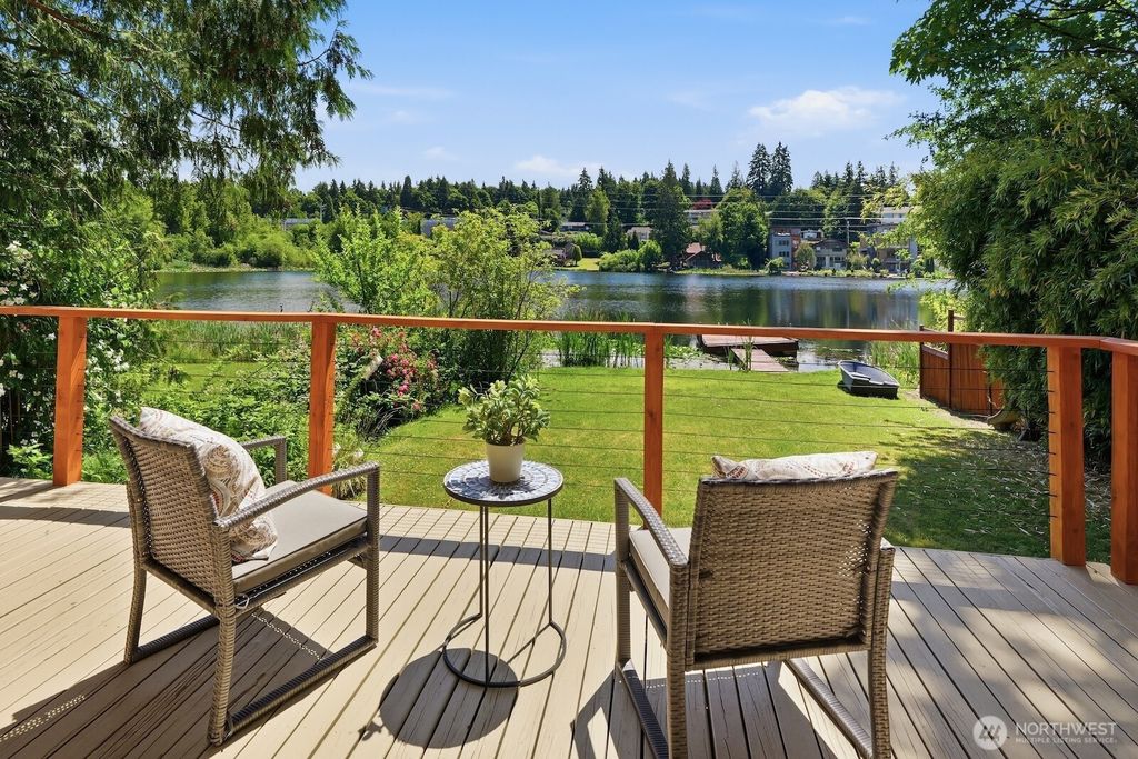 5620 Halls Lake Way, Lynnwood, WA 98036
