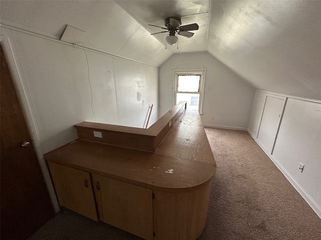 812 16th Ave SW, Cedar Rapids, IA 52404