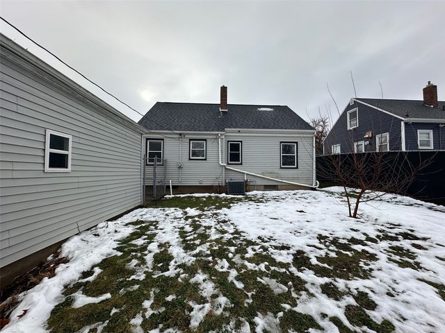 812 16th Ave SW, Cedar Rapids, IA 52404