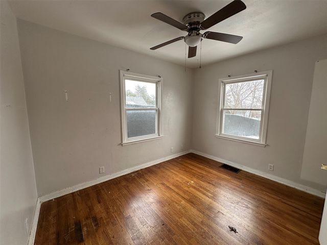 812 16th Ave SW, Cedar Rapids, IA 52404