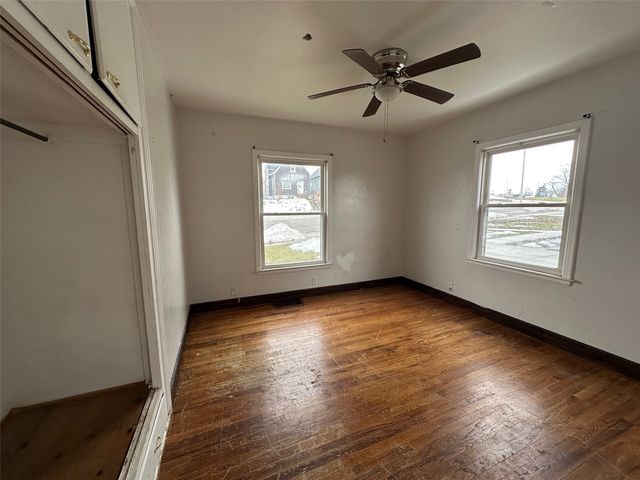 812 16th Ave SW, Cedar Rapids, IA 52404