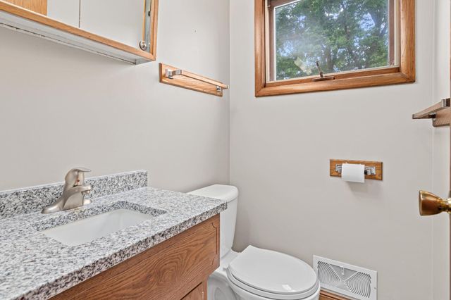 1367 Price Avenue E, Maplewood, MN 55109