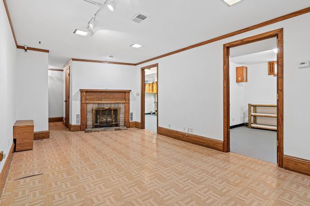 1367 Price Avenue E, Maplewood, MN 55109