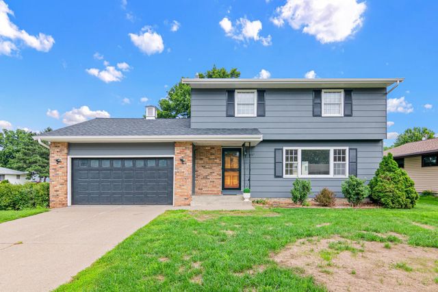 1367 Price Avenue E, Maplewood, MN 55109