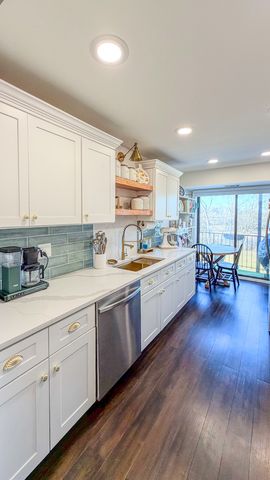 250 W Parliament Place 301, Mount Prospect, IL 60056