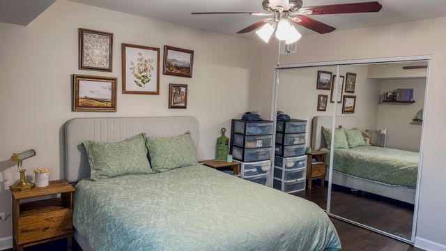 250 W Parliament Place 301, Mount Prospect, IL 60056