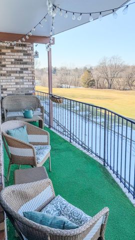 250 W Parliament Place 301, Mount Prospect, IL 60056