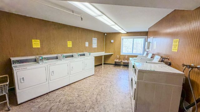 250 W Parliament Place 301, Mount Prospect, IL 60056