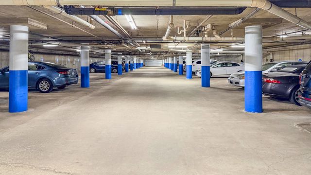 250 W Parliament Place 301, Mount Prospect, IL 60056