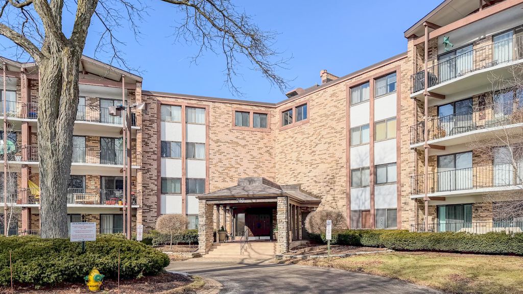 250 W Parliament Place 301, Mount Prospect, IL 60056