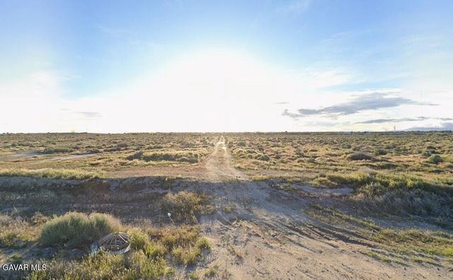 2701 W Avenue H-8, Lancaster, CA 93536