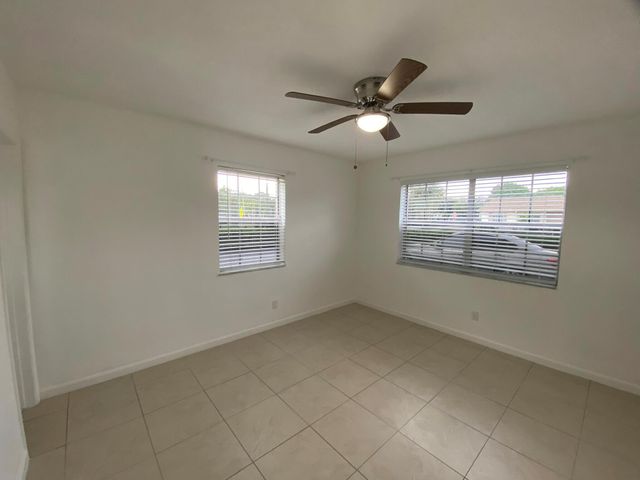 298 SW 6th Street 109, Boca Raton, FL 33432
