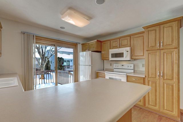 311 PARKVIEW LANE, Kimberly, WI 54136