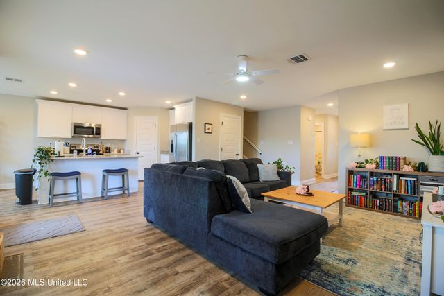 3220 Smugglers Cove, Ocean Springs, MS 39564