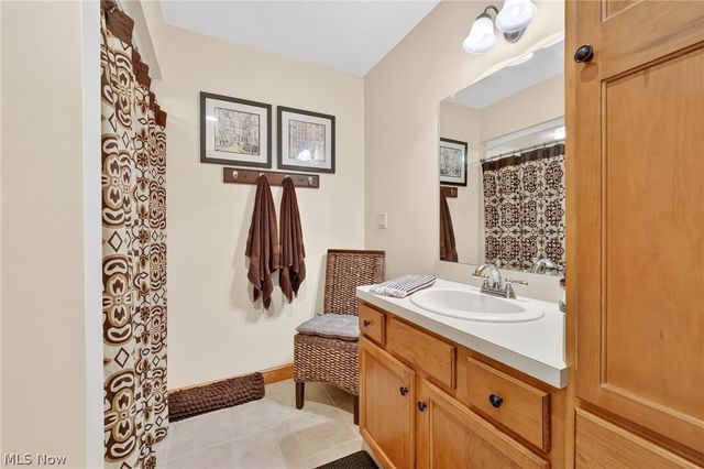 5503 Pheasants Walk Drive, North Olmsted, OH 44070