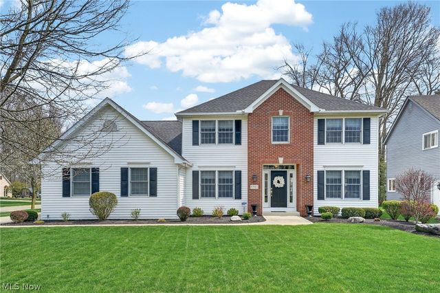 5503 Pheasants Walk Drive, North Olmsted, OH 44070