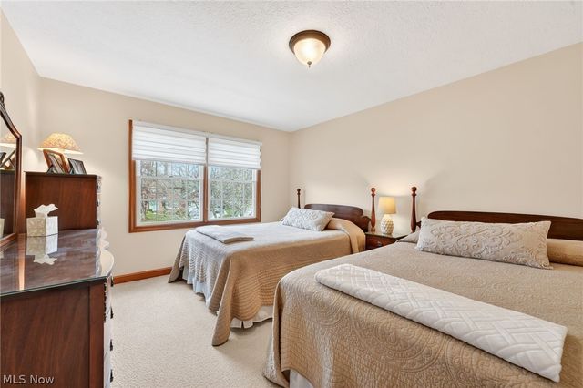 5503 Pheasants Walk Drive, North Olmsted, OH 44070