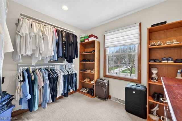 5503 Pheasants Walk Drive, North Olmsted, OH 44070