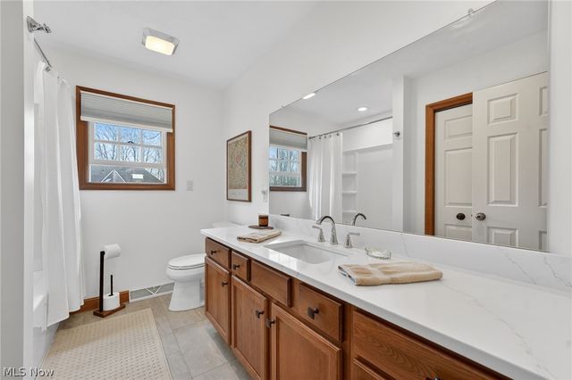 5503 Pheasants Walk Drive, North Olmsted, OH 44070