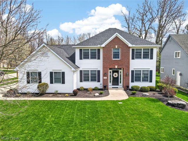 5503 Pheasants Walk Drive, North Olmsted, OH 44070