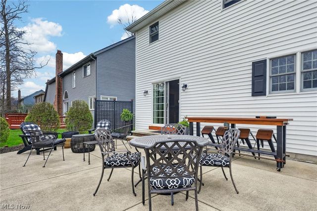 5503 Pheasants Walk Drive, North Olmsted, OH 44070