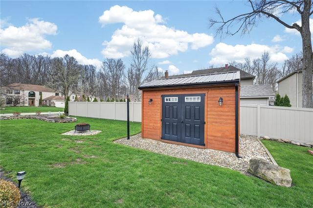 5503 Pheasants Walk Drive, North Olmsted, OH 44070