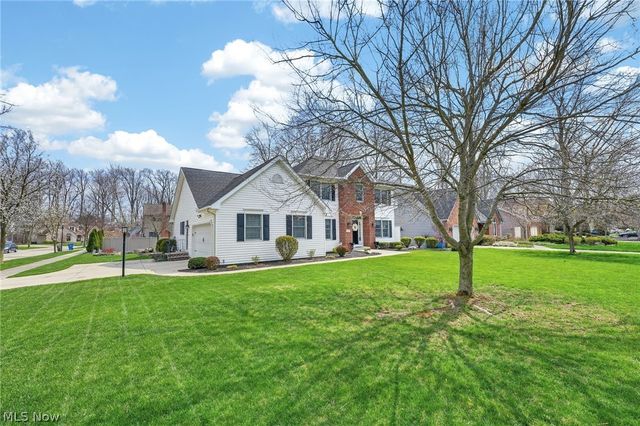 5503 Pheasants Walk Drive, North Olmsted, OH 44070