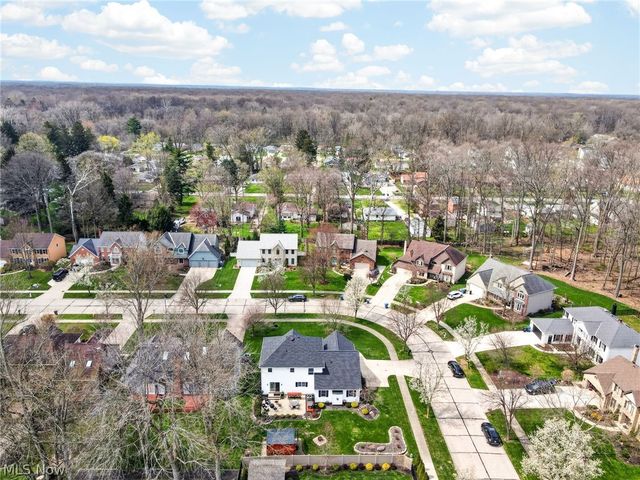 5503 Pheasants Walk Drive, North Olmsted, OH 44070