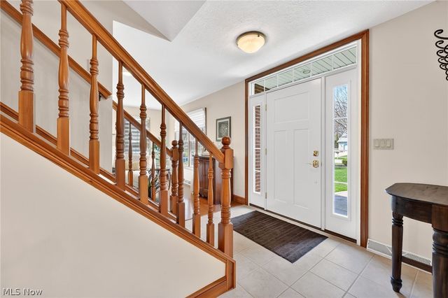 5503 Pheasants Walk Drive, North Olmsted, OH 44070
