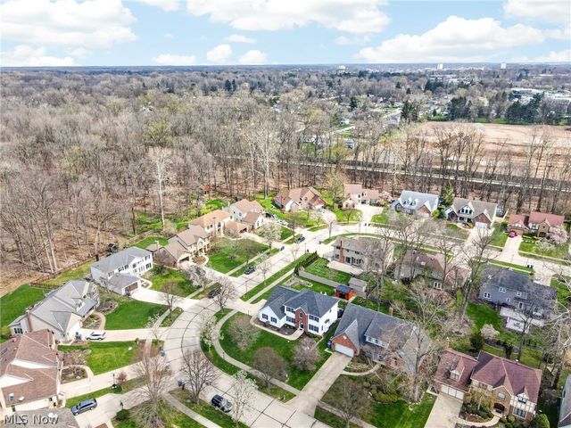 5503 Pheasants Walk Drive, North Olmsted, OH 44070