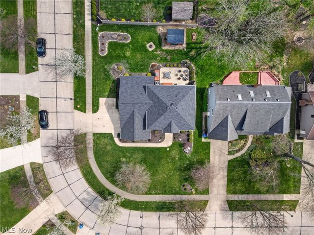 5503 Pheasants Walk Drive, North Olmsted, OH 44070