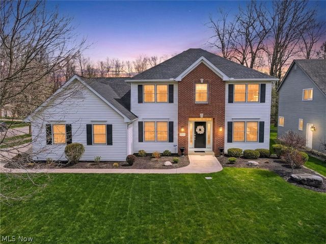 5503 Pheasants Walk Drive, North Olmsted, OH 44070