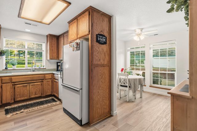 334 Village Lane, Grants Pass, OR 97527