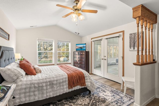 334 Village Lane, Grants Pass, OR 97527