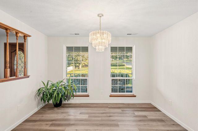 334 Village Lane, Grants Pass, OR 97527