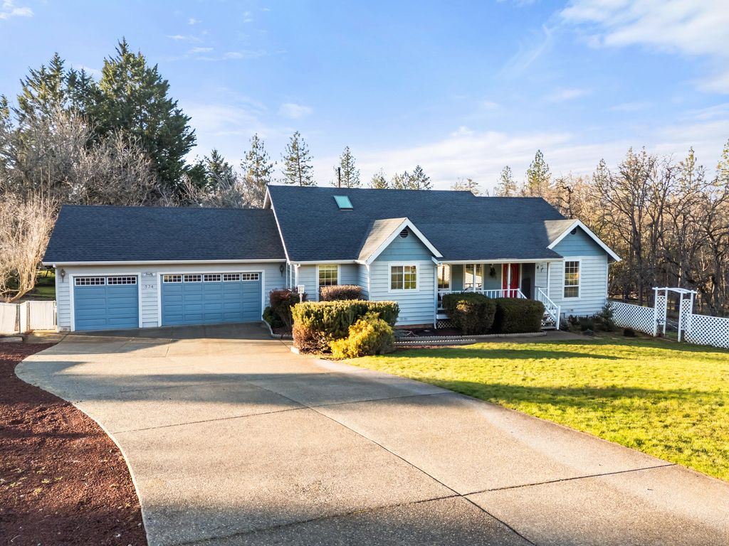 334 Village Lane, Grants Pass, OR 97527