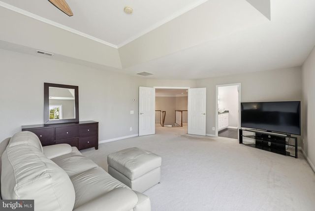 4909 SAMMY JOE DR, Fairfax, VA 22030