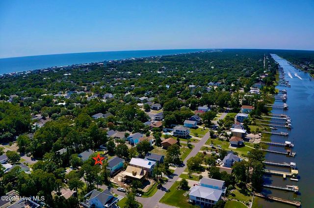 337 NE 41st Street, Oak Island, NC 28465